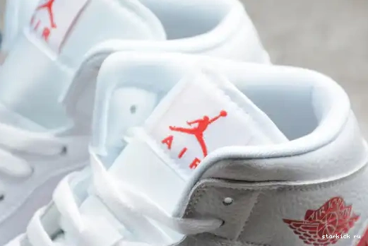 1 Jordan BQ6472-106 White (W) University Mid BQ6472-106 Red 0429